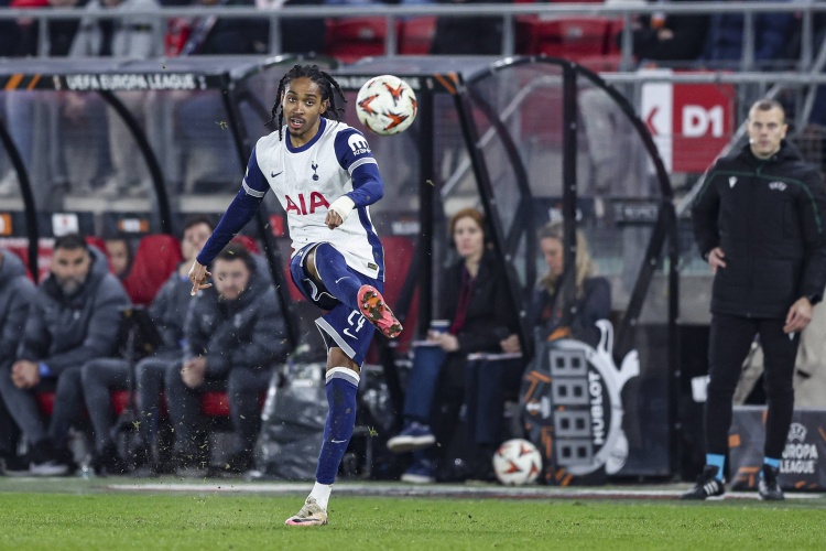 pg电子河南站-续签长约！斯宾塞：新赛季目标是帮助热刺夺冠，我希望继续进步